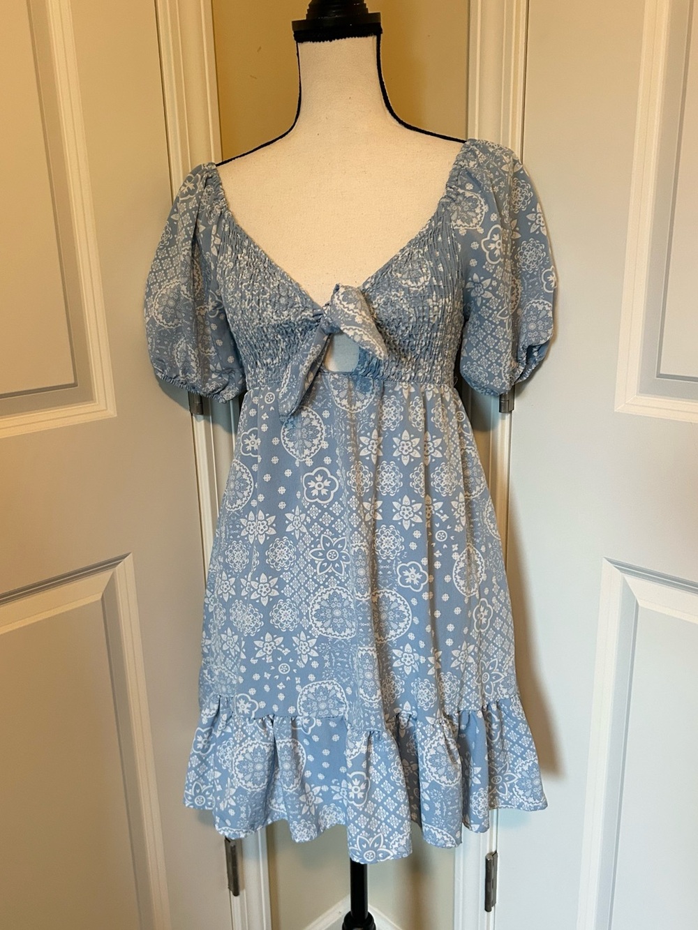 Banana print baby blue Alter’d State puff sleeve dress